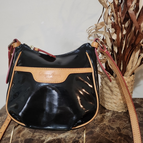 Dooney & Bourke Patent Leather Crossbody Bag EUC - Picture 10 of 16